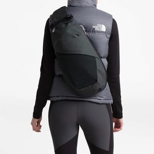 THE NORTH FACE Electra
Sling - Asphalt Grey Light
Heather/TNF Black